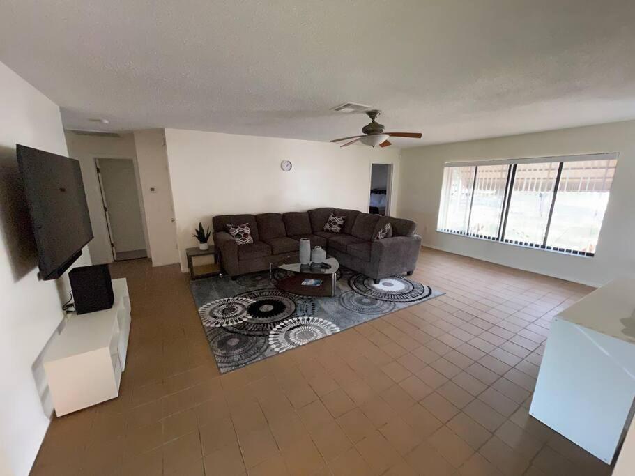 Lakeside Retreat - 3 Bedroom, 2 Bathroom House By The Lake ليكلاند المظهر الخارجي الصورة