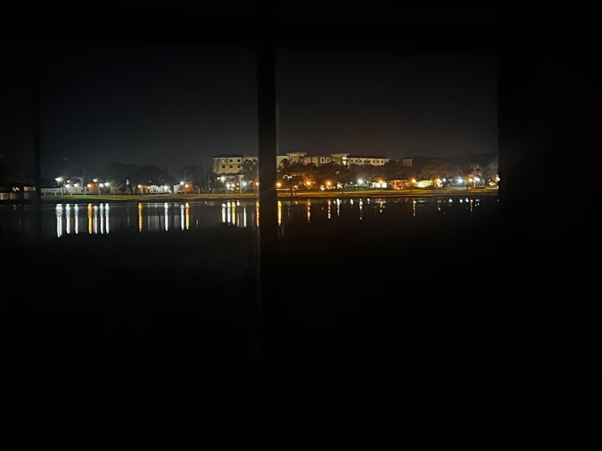 Lakeside Retreat - 3 Bedroom, 2 Bathroom House By The Lake ليكلاند المظهر الخارجي الصورة